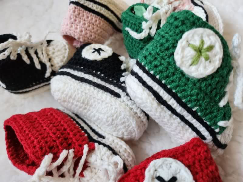 Crochet Baby Chucks