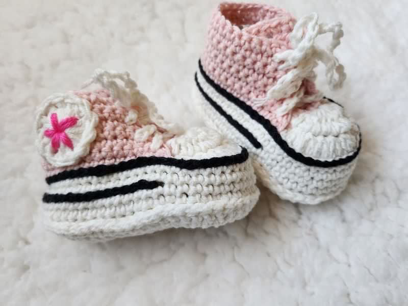 Crochet Baby Chucks